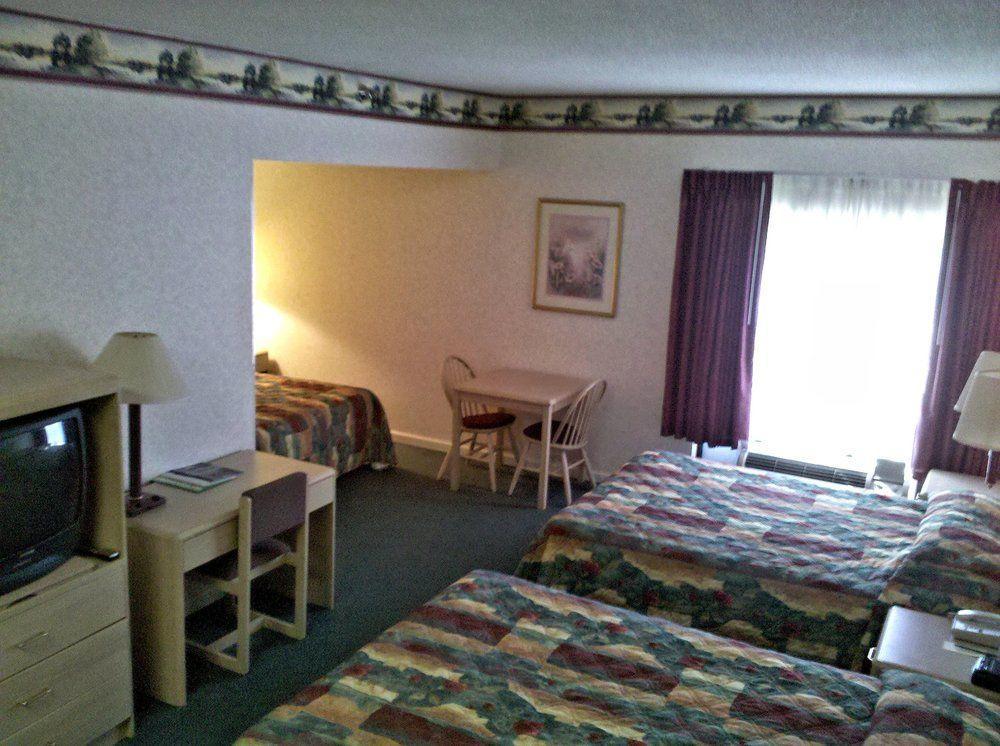 Baymont By Wyndham Cookeville Room photo